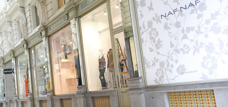 Escaparate de una tienda Naf Naf Naf Naf, Chevignon y Kookaï redefinen su estrategia en España tras la era Vivarte